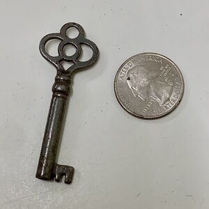 Early 20th Century Antique Hollow Barrel Skeleton Key